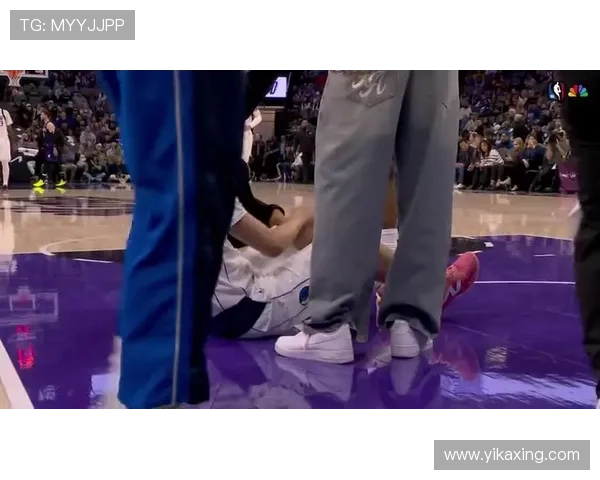 韦斯利利马脚踝重伤对抗中倒地